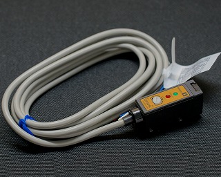 光電センサーユニット OMRON E3R-5DE4