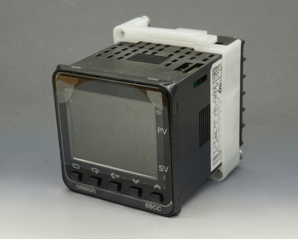 OMRON デジタル温度コントローラー E5CC-RX2ASM-000