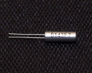 14.318MHz 水晶振動子 2P