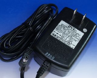 DC5V2.8A 定電圧スイッチングACアダプター 5.5φ2.1φセンター＋