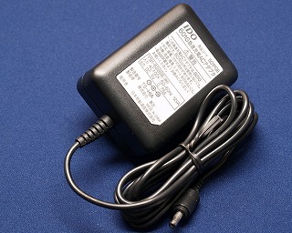 DC5V 750mA 定電圧ACアダプター3.4φ1.4φセンター＋