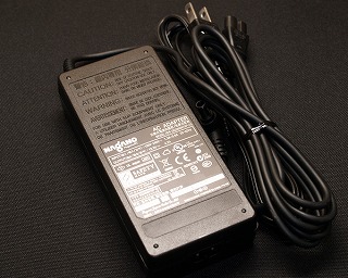 DC19.5V4.7A スイッチング電源ACアダプター SQ2N90W19P-03　未使用品