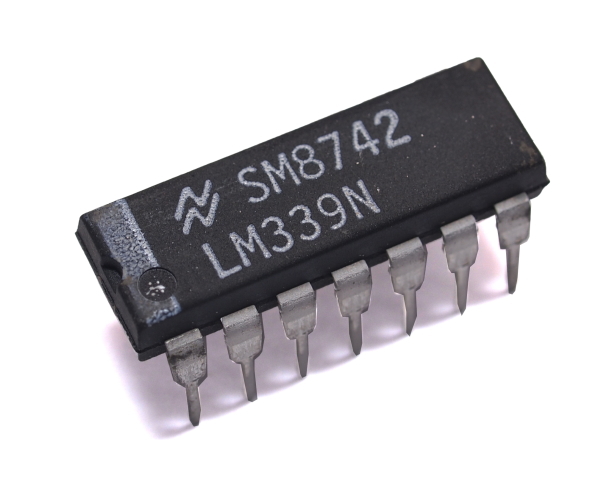 4回路 コンパレータ― NC LM339N