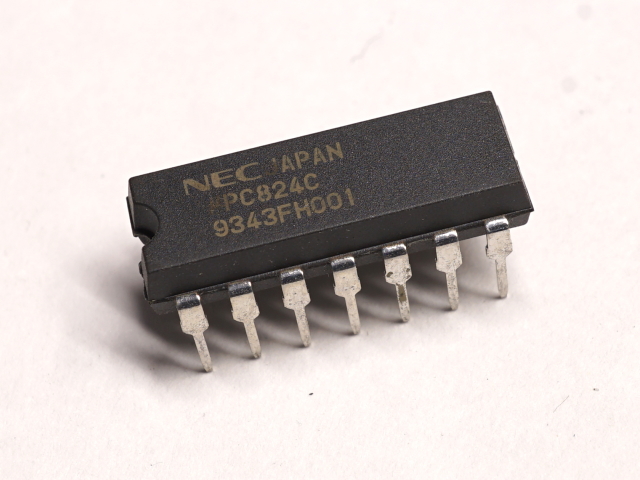 μPC824 NEC 4回路 オペアンプ