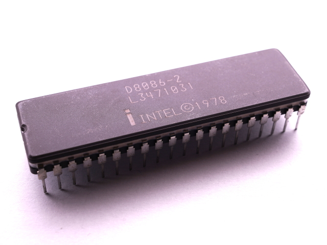 Intel D8086-2 CPU