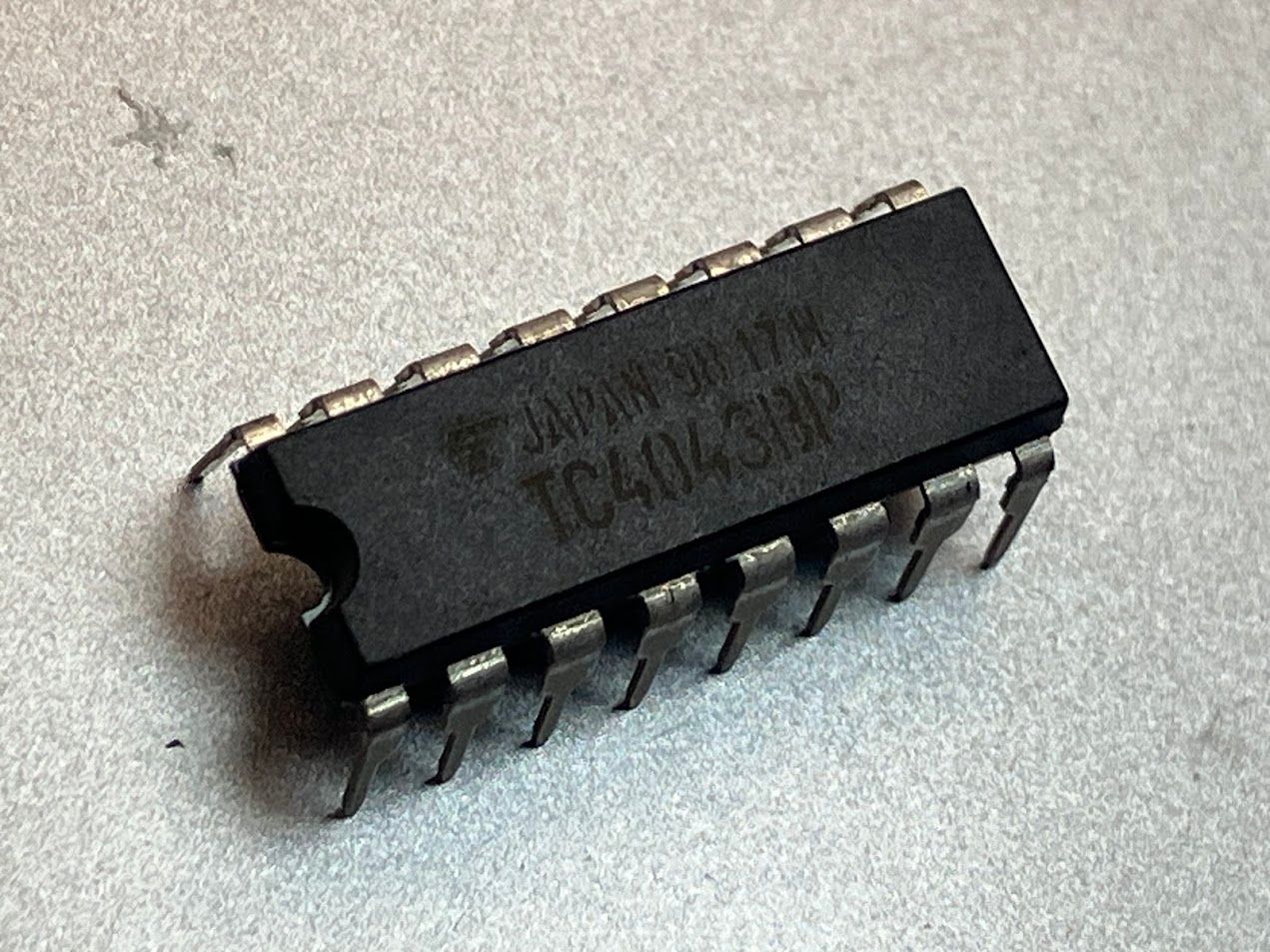 TC4043BP